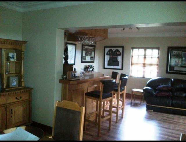 3 BEDROOM HOUSE RENTED IN CLIFTON HILL ESTATE